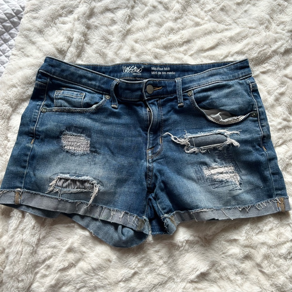 ♡ SOLD ♡ Mossimo Denim patched shorts